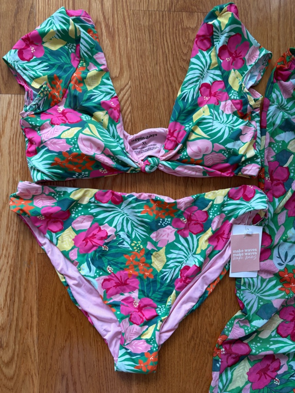 Dippin' Daisy's Bikini & Sarong in Tropical Rave (Size XL Top, Size 1X Bottoms) - Picture 2 of 4